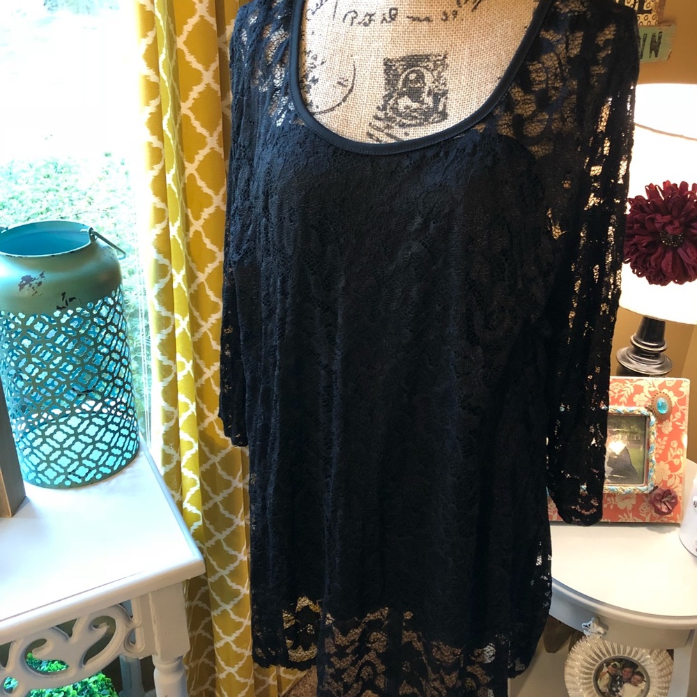 ✨SOLD✨Black Lace Tunic